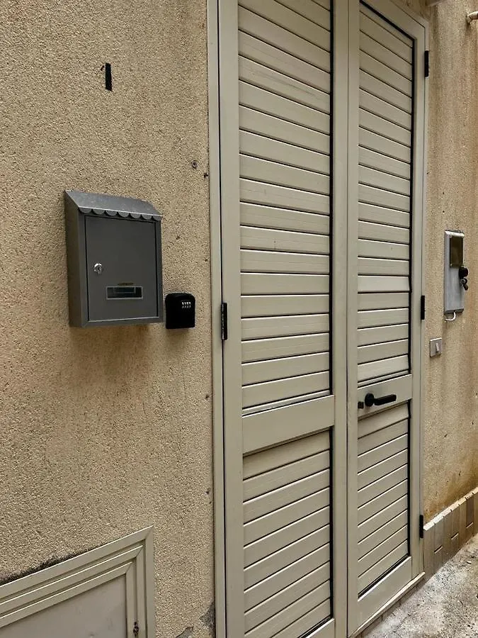 Casa Serena Menfi 0*,